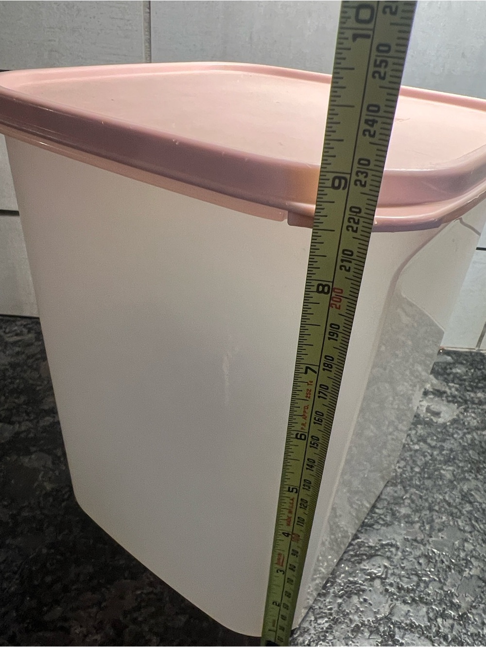 Tupperware Modular Mate Airtight Pink Lid Food Storage Container - Home Kitchen - Picture 2 of 3